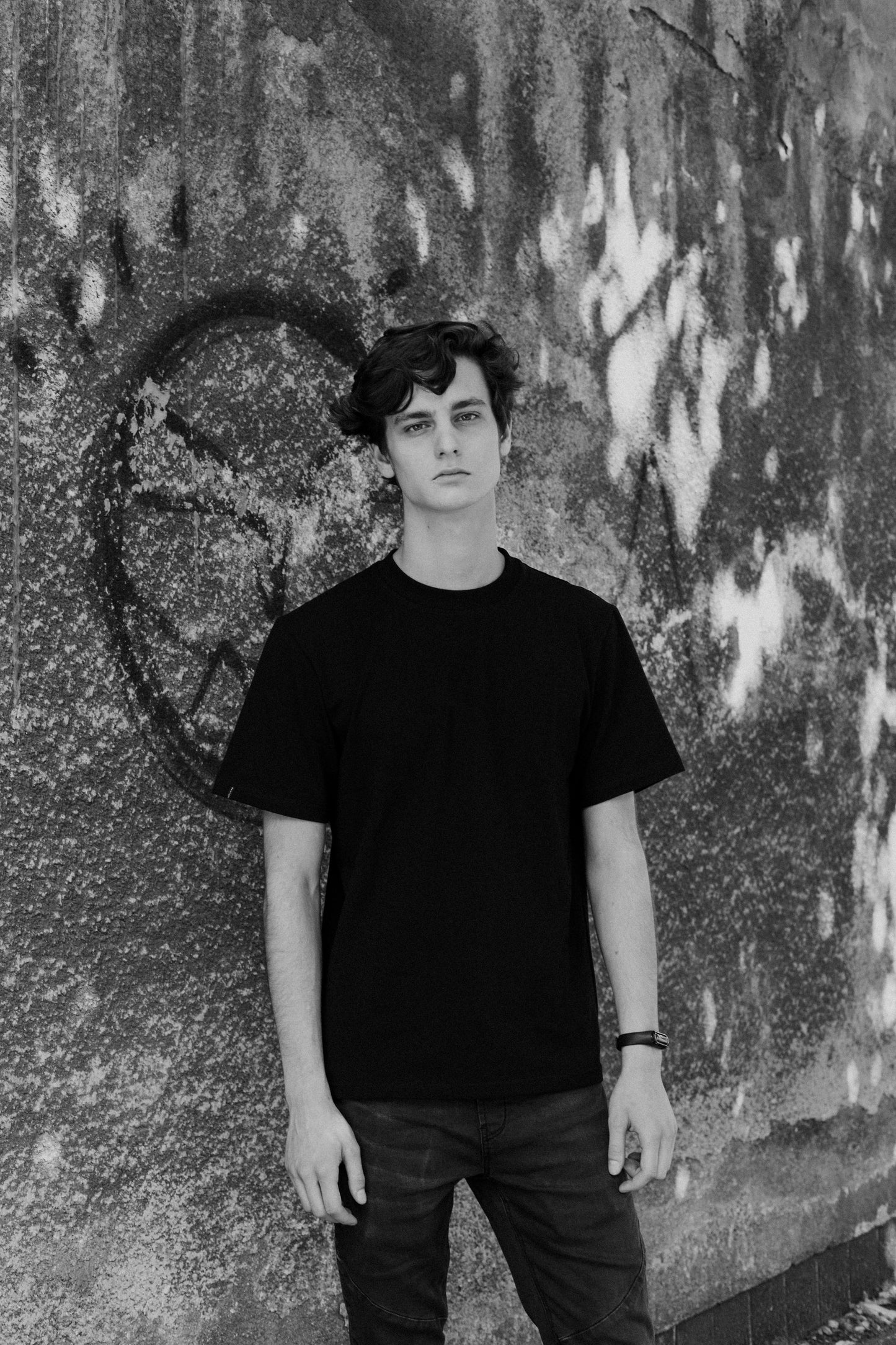 BLACK PREMIUM TEE