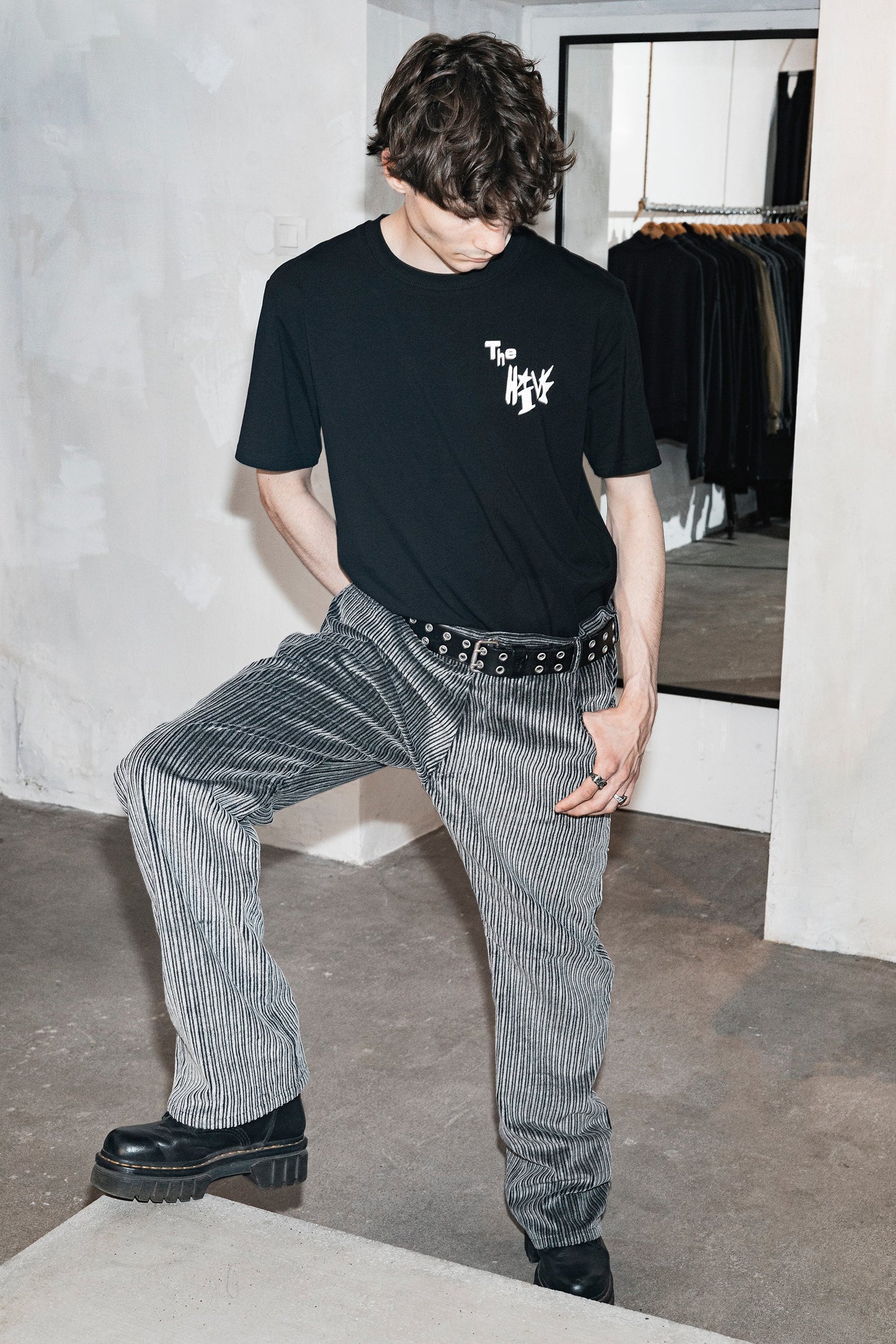 SMILE LOGO TEE IN BLACK